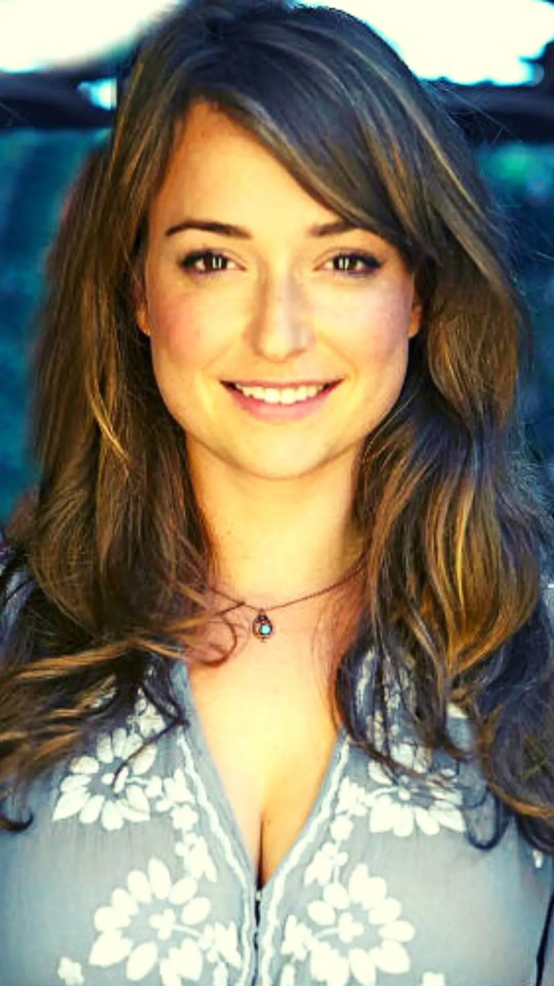 Milana Vayntrub Net Worth and Salary - Who Is The Owner Of